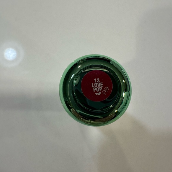 Clinique Set - Ready in 5: berry sweet ($99 value) - Picture 10 of 10